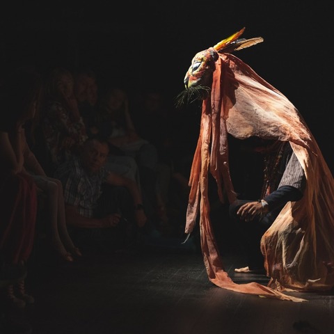 Compañia Mohán Machín títeres, objetos y figuras.